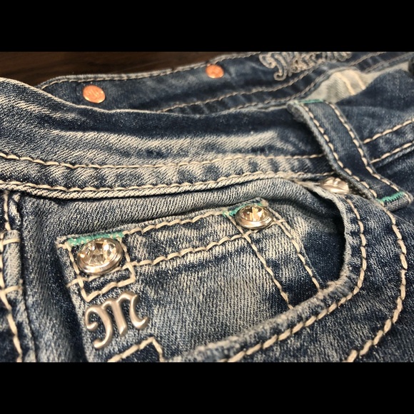 Miss Me Distressed Cropped Denim - Picture 7 of 8